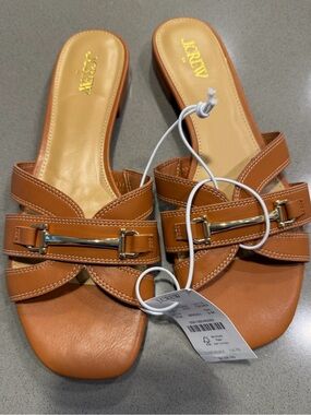 NWT Women’s J. Crew Brown Dressy Sandals with Gold detail… Sz. 9, NICE!